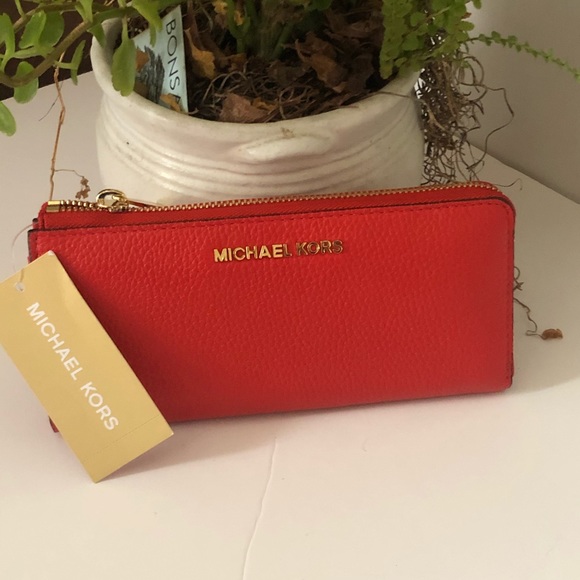 Michael Kors Handbags - Michael Kors large Sienna wallet